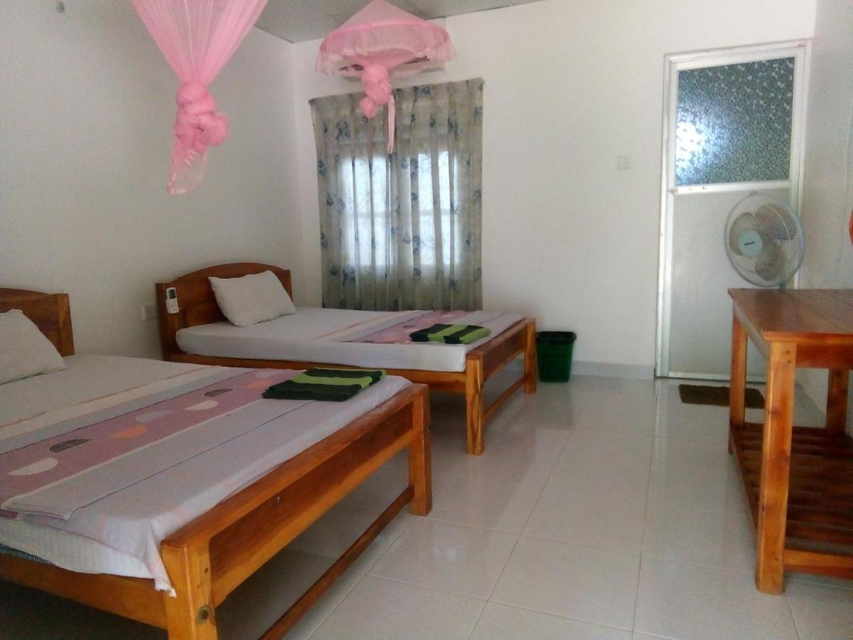 Hotel Sea Shadow Trincomalee Buitenkant foto